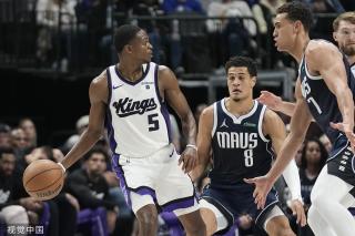 羽毛球队在 羽毛球队在